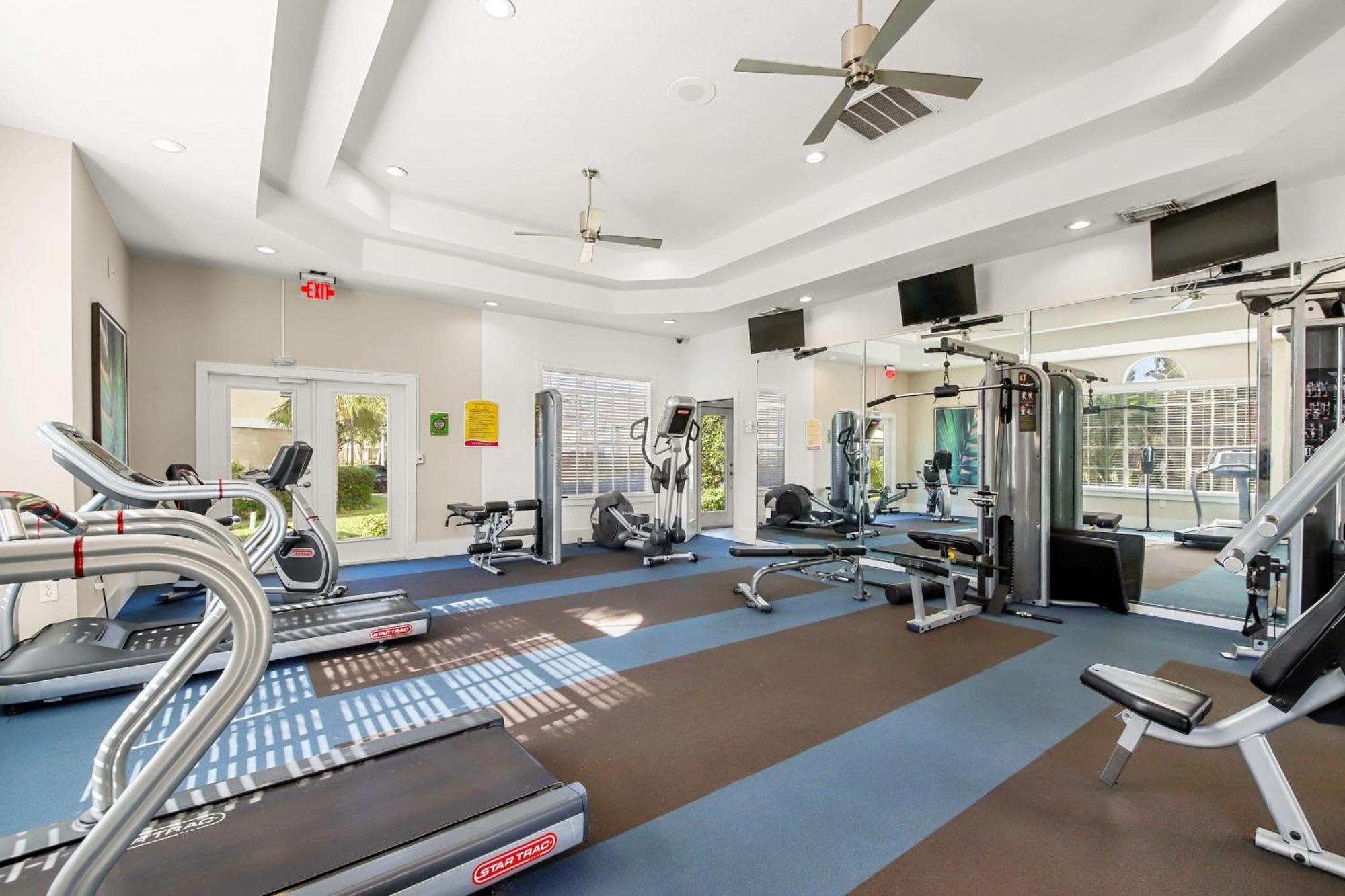Beautiful 2Br W Balcony Pool Gym Tennis แบรเดนตัน ภายนอก รูปภาพ
